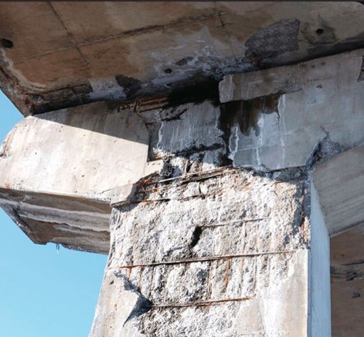Example of corrosion in a concrete column